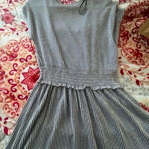 LIKE NEW Striped Black and White Short Sleeve Dress with V Neck - Size M